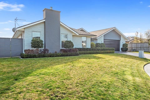 7 Nicola Jean Place, Flagstaff, Hamilton