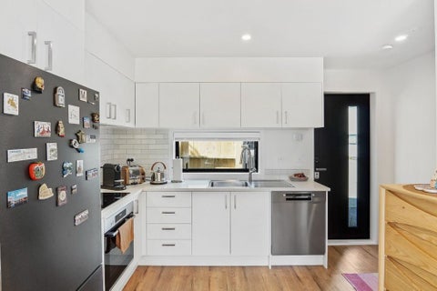 9/35 Garadice Road, Rothesay Bay, Auckland