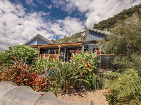 28 Nikau Heights, Little Wanganui, Karamea