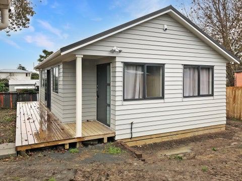 121 Flanshaw Road, Te Atatu South, Auckland