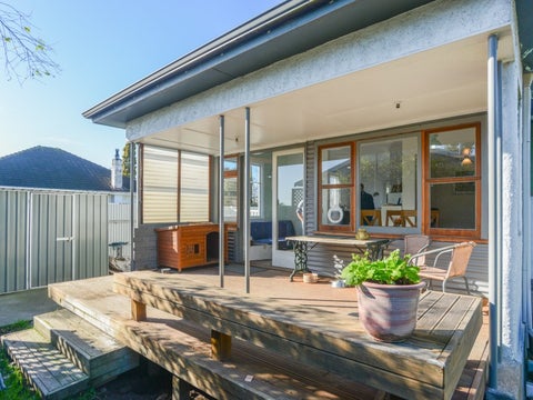 1004 Willowpark Road North, Mayfair, Hastings