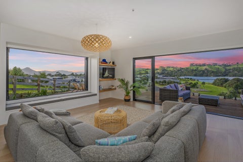 6 Joyce Harsant Place, Cooks Beach, Whitianga