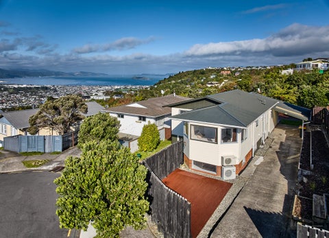 18 Eastview Grove, Normandale, Lower Hutt
