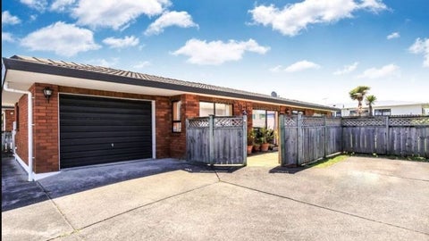 63A Hutchinson Avenue, New Lynn, Auckland