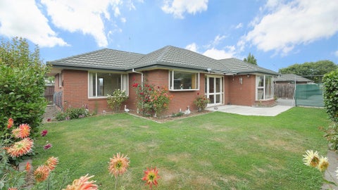 2/128 Yaldhurst Road, Sockburn, Christchurch
