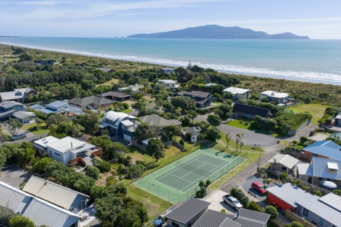 18 Marram Way, Peka Peka