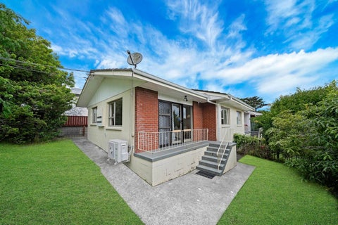 1/68 West Coast Road, Glen Eden, Auckland