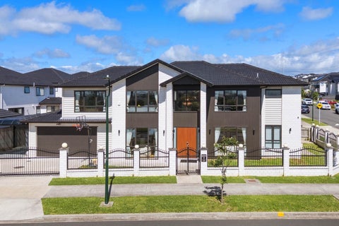 72 Charlestown Drive, Flat Bush, Auckland