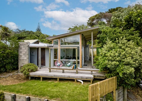 4 Tangahoe Street, Paekakariki