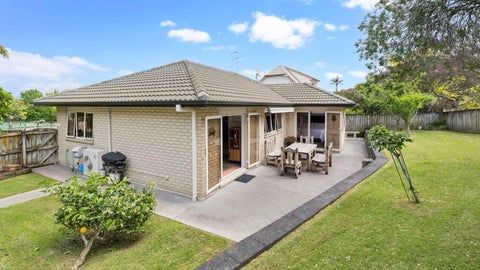 8 Tauranga Place, Orewa, Orewa