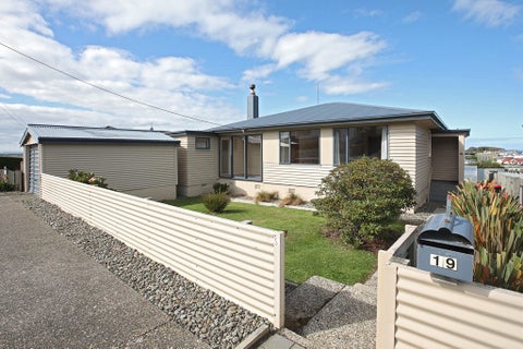 19 Osborne Street, Riverton