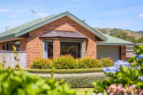 6 Horopito Road, Waikanae