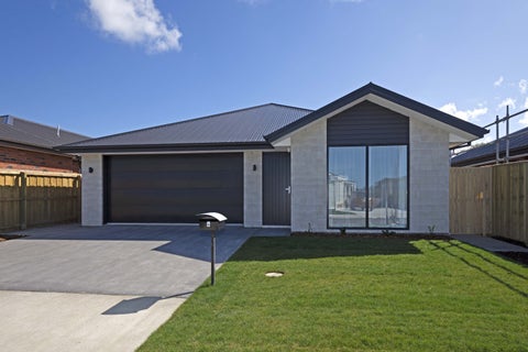4 Quinn Crescent, Woodend, Woodend