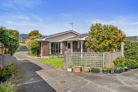98 Hillcrest Road, Raumati Beach, Paraparaumu