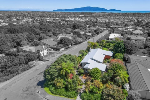2 Tui Crescent, Waikanae