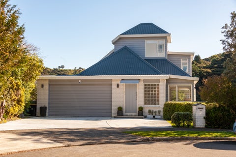 24 Observatory Close, Whitby, Porirua