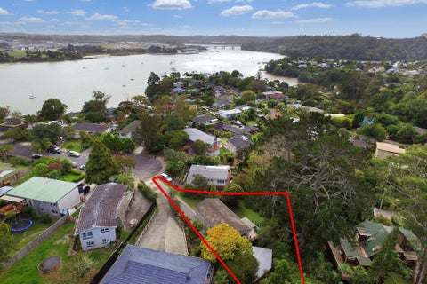 13 Oruamo Place, Beach Haven, Auckland