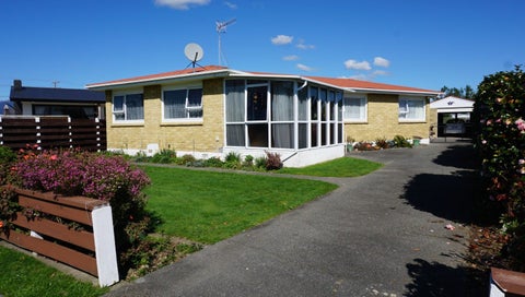 129 Queen Street West, Levin, Levin
