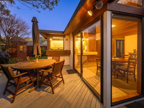 10 Edgewater Street, Waikanae