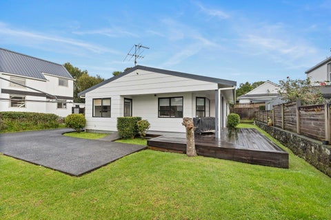 8B Rossgrove Terrace, Mount Albert, Auckland