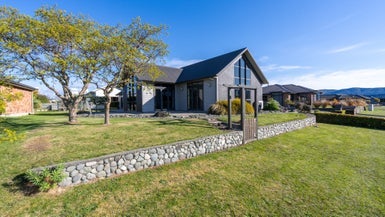 60 Breaksea Street, Te Anau, Te Anau