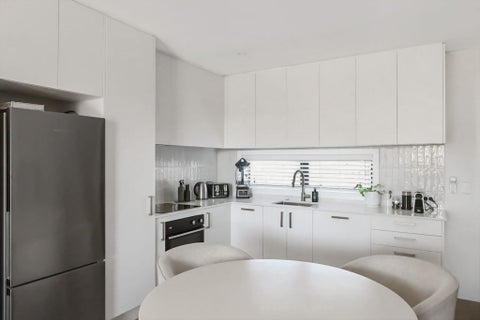 2/14 Eastwood Rise, Browns Bay, Auckland
