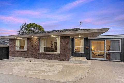 2/13 Lochinver Road, Papatoetoe, Auckland