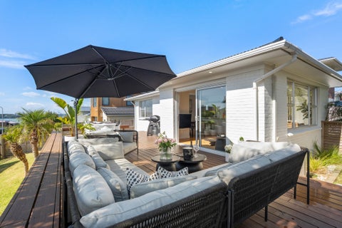 23 MCBREEN AVE, Northcote, Auckland