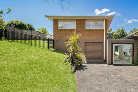 1/2 Eastwood Rise, Browns Bay, Auckland