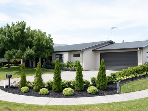 2 Sorrento Place, Kelvin Grove, Palmerston North