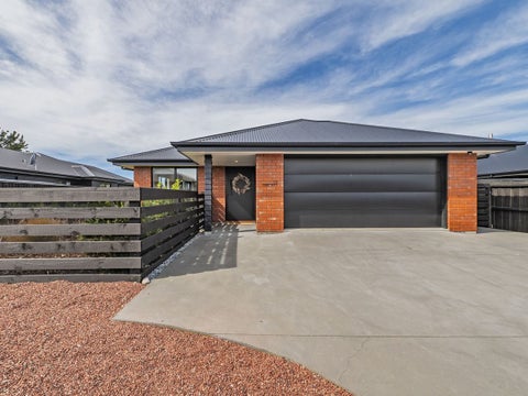 15 Cedric Place, Darfield, Darfield