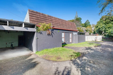 1/21 Ayton Drive, Totara Vale, Auckland