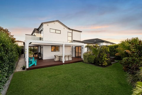 5 Headsail DR, Long Bay, Auckland
