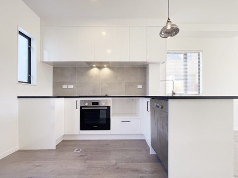 8/8 Arney Road, Ranui, Auckland