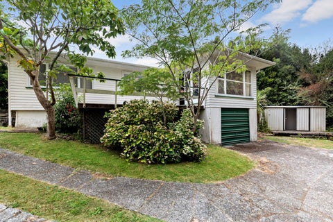 12 Cronin Place, Beach Haven, Auckland