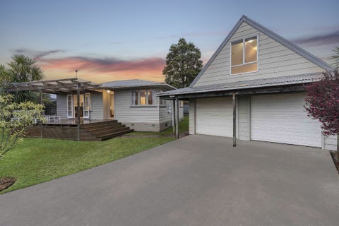 32 Amberley Avenue, Te Atatu South, Auckland