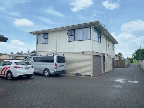 2/14 Hall Avenue, Māngere, Auckland