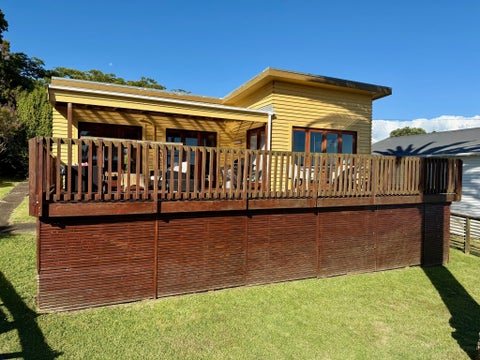 20A Government Road, Raglan
