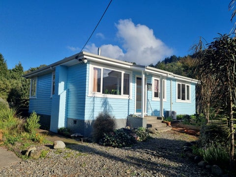 18 Harrison Street West, Featherston