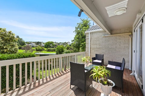 2/30 Curacao Place, Half Moon Bay, Auckland