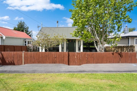 10 Constant Street, Sawyers Bay, Port Chalmers