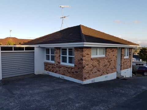 2/4 Ridge Road, Howick, Auckland