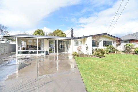 8 Crofton Road, Harewood, Christchurch