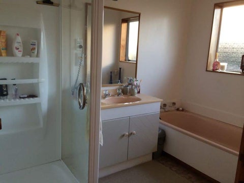 2/21 Kookaburra Place, Botany Downs, Auckland