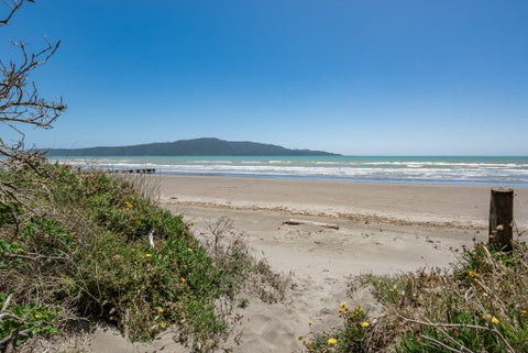 239 Manly Street, Paraparaumu Beach, Paraparaumu