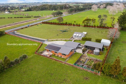 318 Mountain Road, Lepperton, New Plymouth