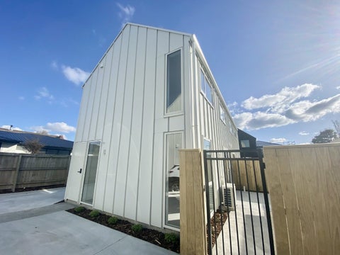 2/87 Barbour Street, Waltham, Christchurch