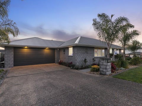 16 Benmore Crescent, Pyes Pa, Tauranga
