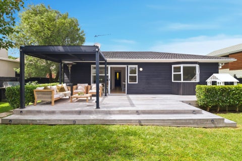 23B Alberta Street, Point Chevalier, Auckland