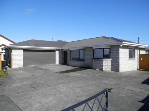 36 Royal Oak Drive, Kelvin Grove, Palmerston North